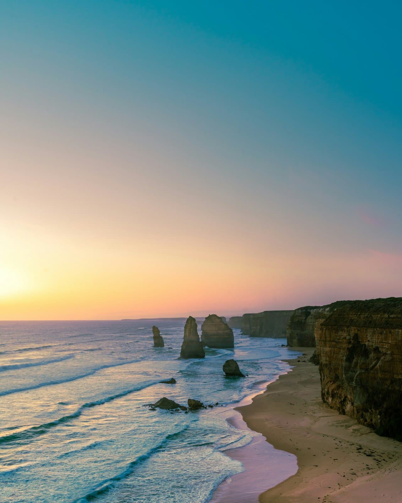 Great Ocean Road & Twelve Apostles Day Tour