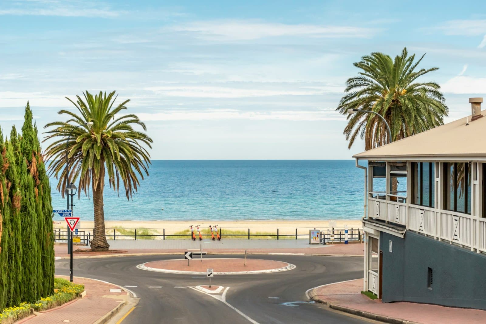 Adelaide's Green Heart: Gardens & Zoo Drive 3